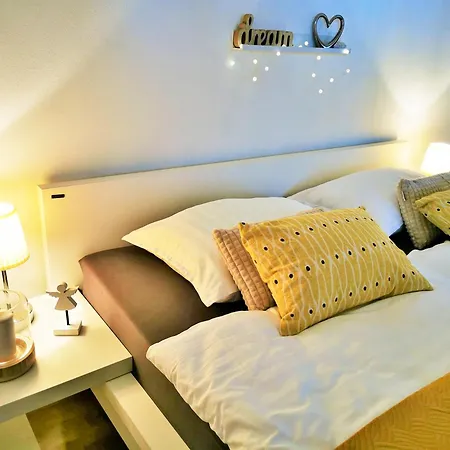 Apartment Tiny Shell House *