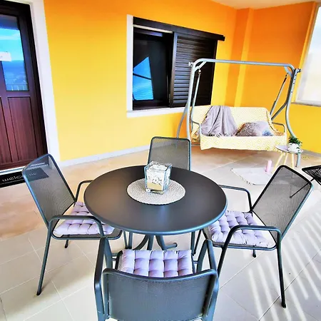 Tiny Shell House Apartment *